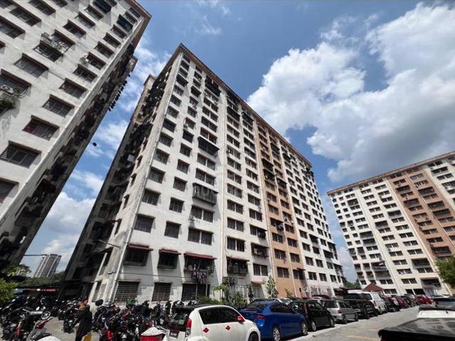 Flat Taman Desaria Block N Petaling Jaya