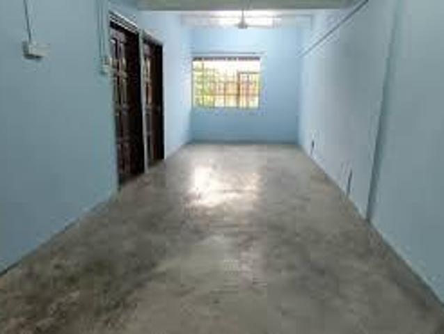 Flat Taman Putra Budiman Balakong 100 Loan n CashBack Top Floor