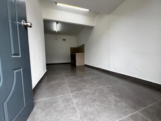 Flat Taman Pelangi Auto City Corner Ground Unit Newly Painted For Sale