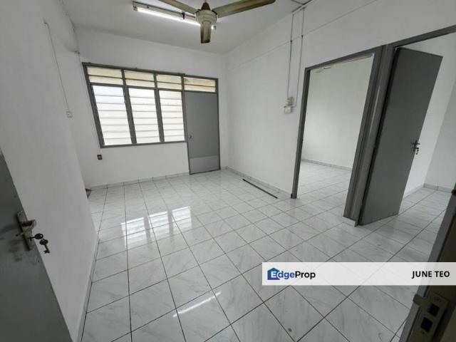 Flat Taman Perling