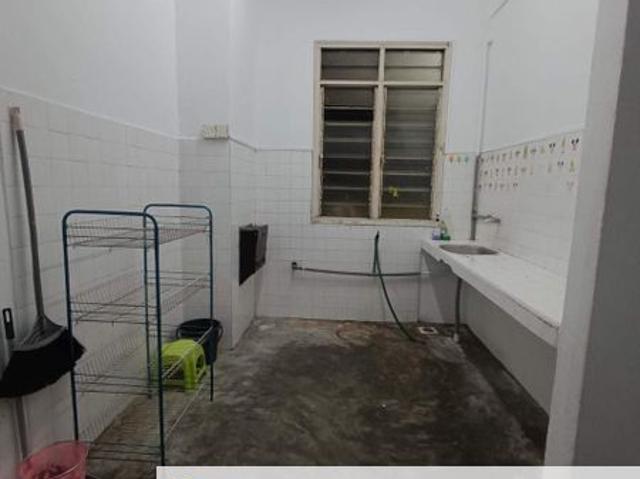 Flat Taman Perling