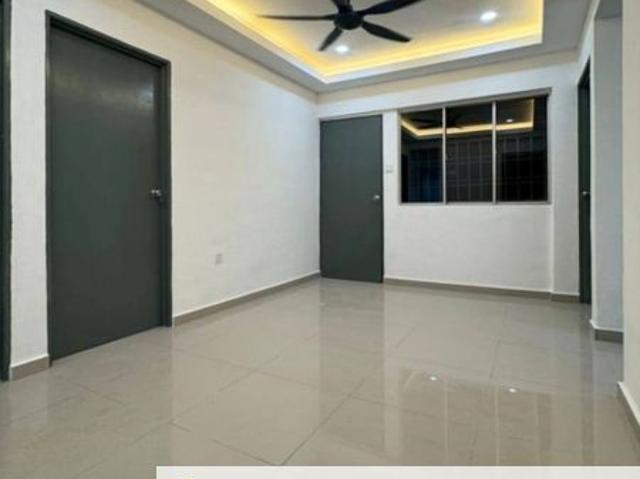 Flat Taman Perling