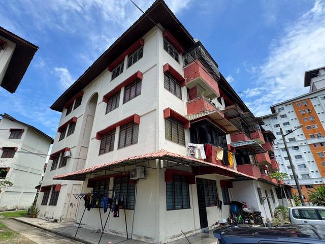 Flat Taman Perling Jalan Camar 14 Ground Floor Full loan 2bed 1bath
