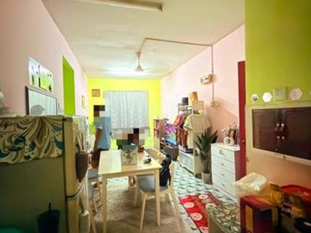 Flat Taman Redang Molek Near Ciq kastam Good For Investment Full Loan