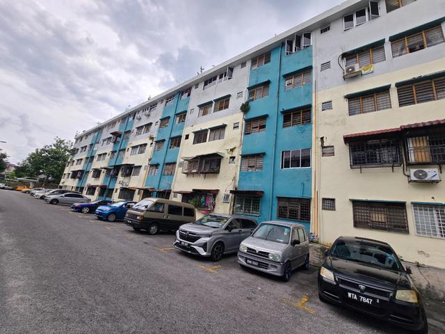 Flat Taman Sg Besi Indah Seri Kembangan 3rd Floor