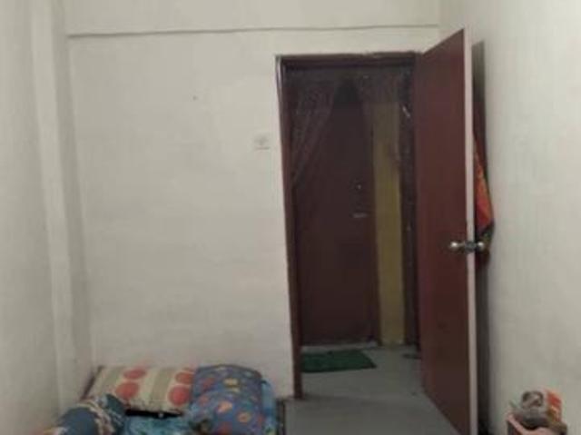 Flat Taman Sri Yaacob 3 bed 2 bath level 3 Freehold Full loan