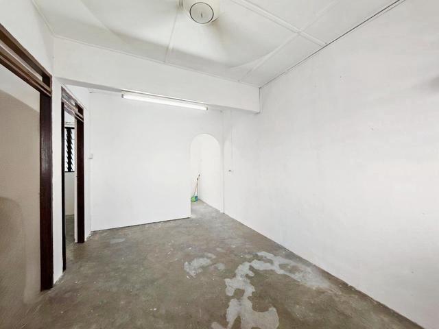 Flat Taman Ungku Tun Aminah Original Conditio Level 4 Skudai