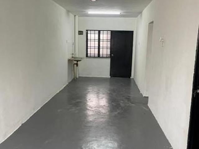 Flat Tasek 64Bandar Seri AlamLevel 5Renovated Unit Full Loan
