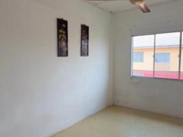 Flat Temenggong Indahpura Kulai Utk di Jual Gaji Bersih 2500 blh Beli