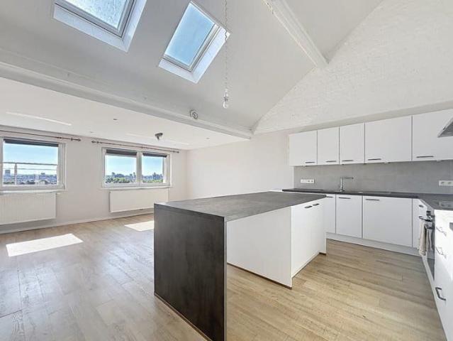 2 bedroom flat with a large living room