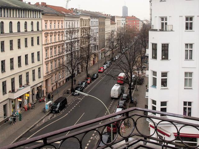 Flat with 3 rooms in Berlin Kreuzberg close to Bergmannstrasse