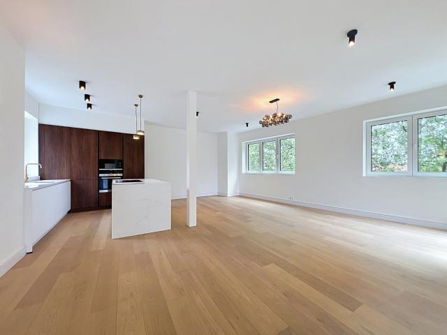 Flat with three bedrooms in Forest
