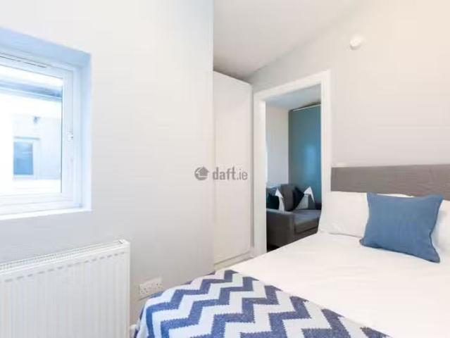 Flat 1, 16 Grove Park, Rathmines, Dublin 6 is for rent