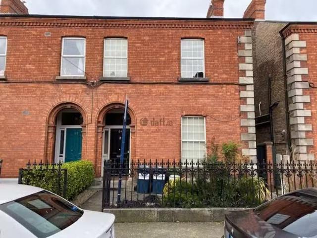 Flat 1, 54 Grove Park, Rathmines, Dublin 6 is for rent