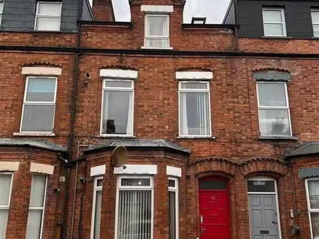Flat 1, 75 Wellesley Avenue