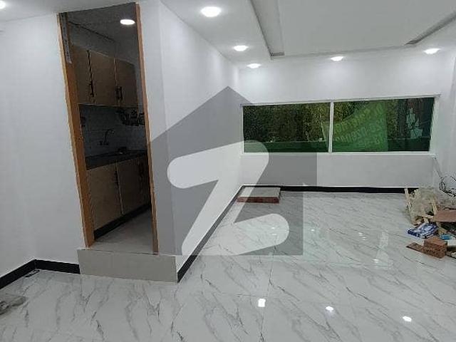 Flat 1st Floor For Rent For office purpose