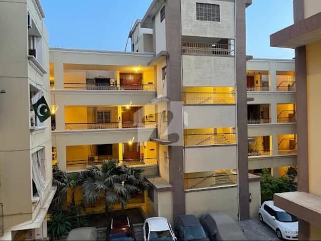 Flat 2400 Square Feet For Rent In Karachi