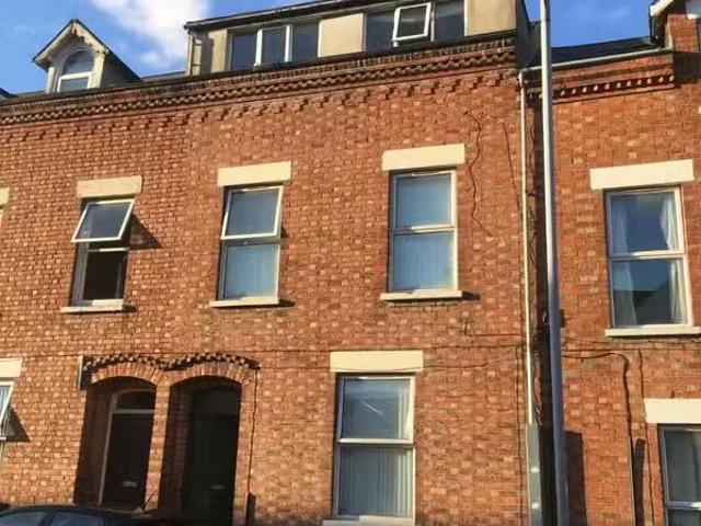 Flat 2 21 Wellesley Avenue