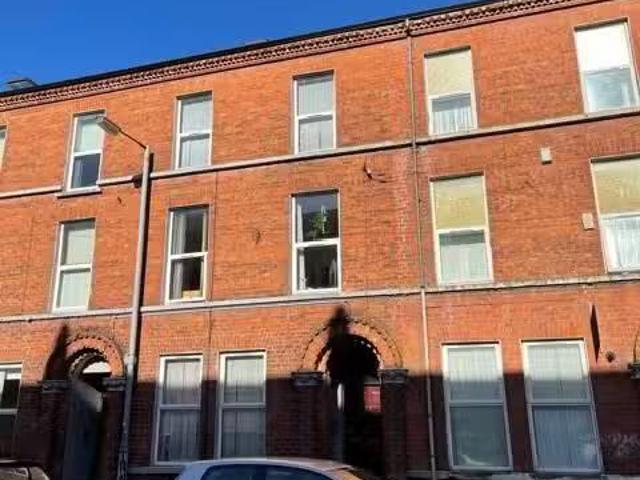 Flat 2 73 Fitzroy Avenue