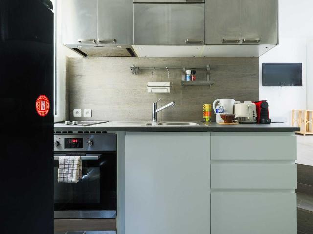 Flat 3P/1BDR near Montmartre / Sacré Coeur, Paris Amsterdam Apartments for Rent
