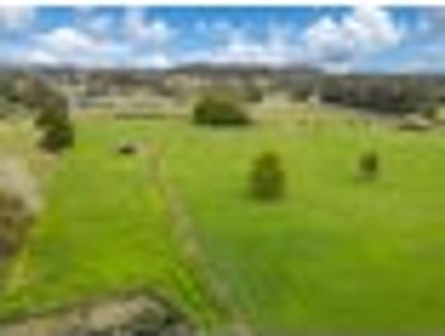 Flat 4.3HA COUNTRYSIDE LIVING ZONE NEAR THE CITY