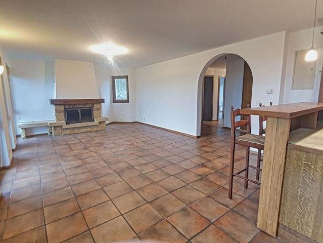 Flat 4.5 rooms in Montagny la Ville / FR