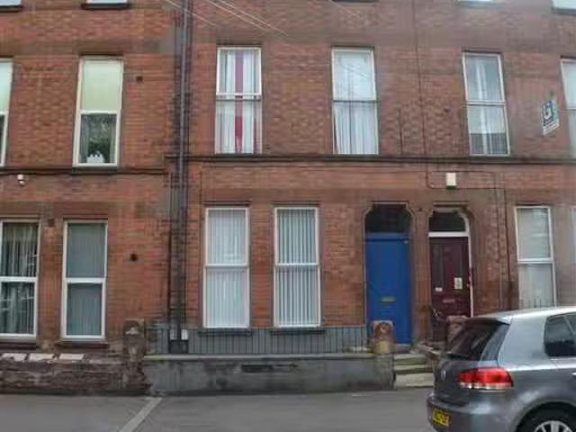 Flat 4, 96 Fitzroy Avenue