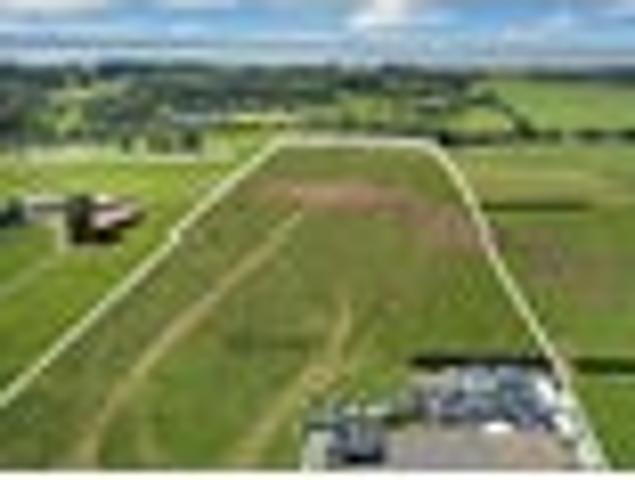 Flat 4 Hectares Lifestyle in Clarks Beach