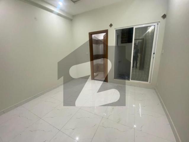 Flat 750 Square Feet For Rent In E 11/3