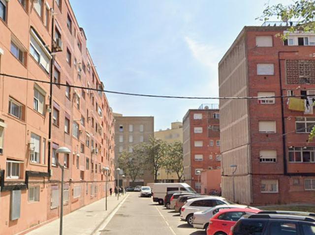 Piso en venta en Santa Perpètua de Mogoda, Barcelona en Calle Roger De Lluria