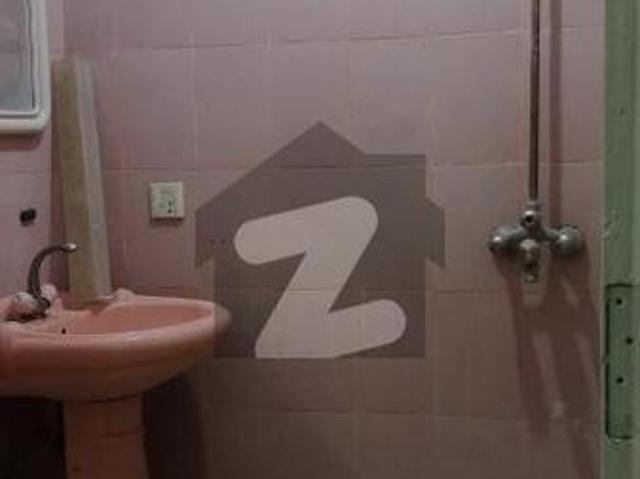 Flat 700 Square Feet For rent In G 11/4