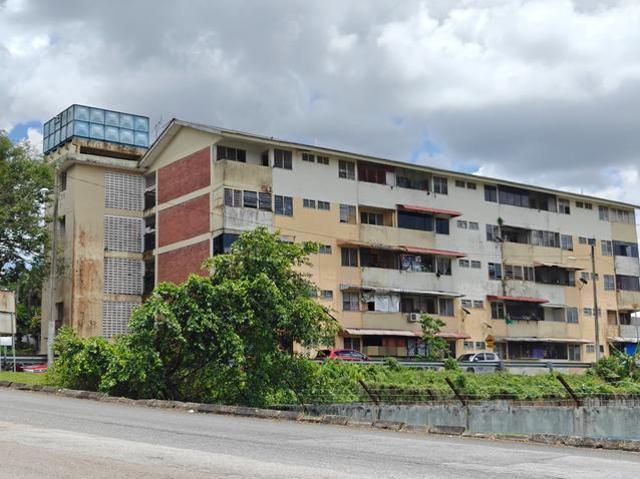 Flatbehind PBB Kulai Good condition