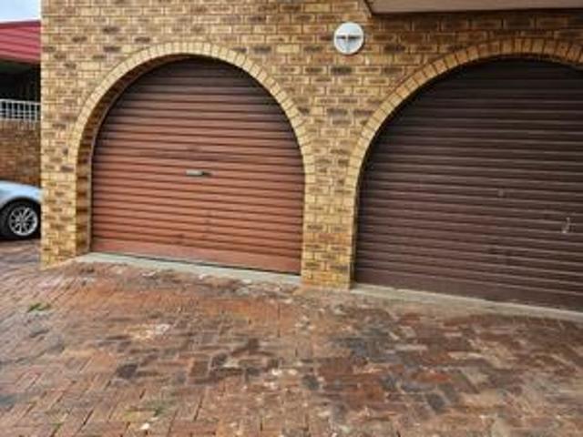 flatlet complex on the market in laudium