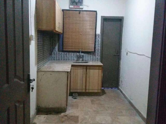 Flats abailable for rent family and bachelors Lahore Johar Town ID 11992