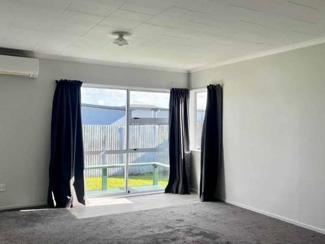 Flaxmere Avenue, Flaxmere