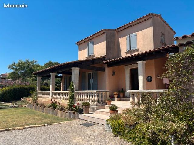 Flayosc, maison en très bon état sur 1200 de terr