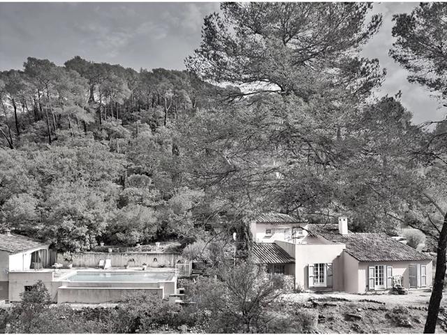 Flayosc villa avec piscine pool house sur 6000 m² de terrain