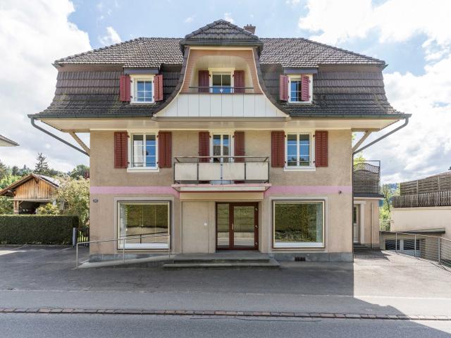 FLÄCHENGROSSES EINFAMILIENHAUS IM DORFZENTRUM