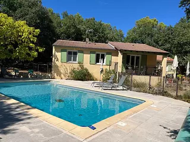 Flassans sur Issole 83340 Achat / Vente maison 5 pièces t5 au dernier étage piscine