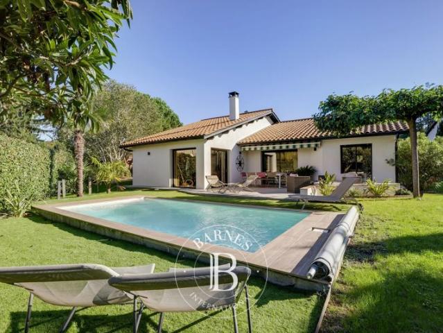 Fleurieu sur Saône, Maison 5 Chambres 178 m² en location