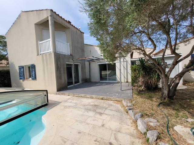 FLEURY Villa de type V d'une SH 152 m2 sur 3 faces sur un t