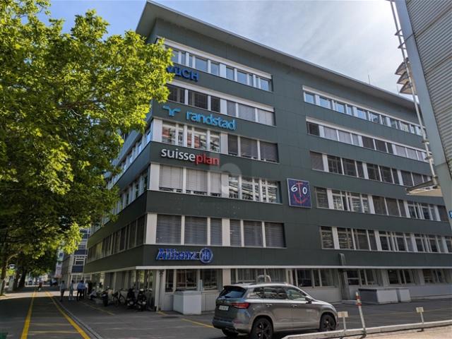 FLEXIBEL MIT EMPFANG, TERRASSE UND WARENLIFT