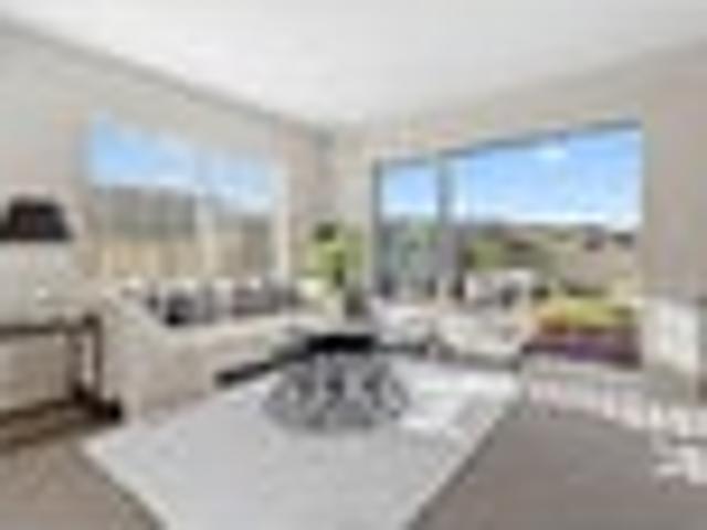 Flexible Family Living with Views & Convenience