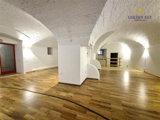 Flexible Gewerbefläche in zentraler Lage – ideal für Büro, Atelier, Verkauf oder Kleingastronomie