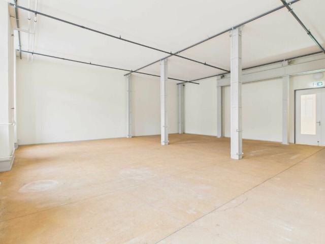 Flexible Gewerbeflächen in modernem Gewerbehaus mit exklusivem Rohausbau