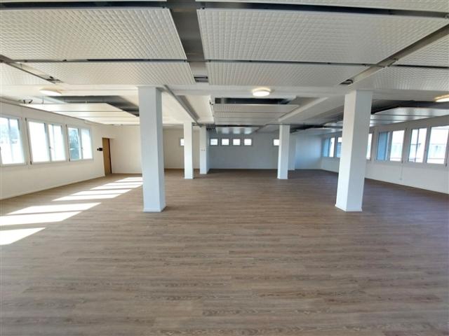Flexible Miete – Büro 225m2 eingerichtet – Frei auf der Stelle – Nah an allem