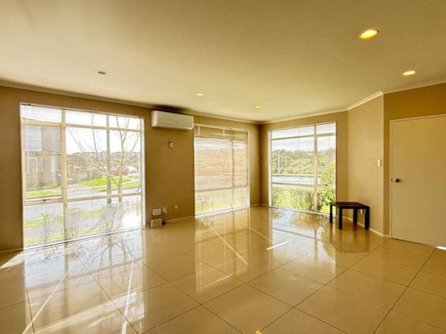 Flintridge Dr great location