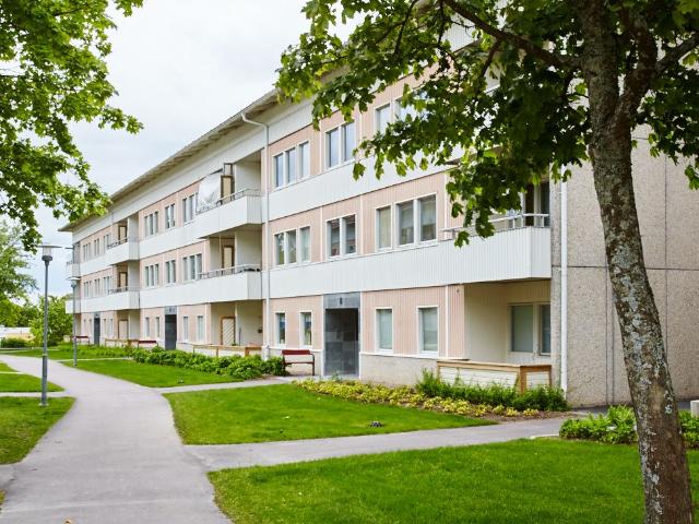 Flugsnappargatan 12