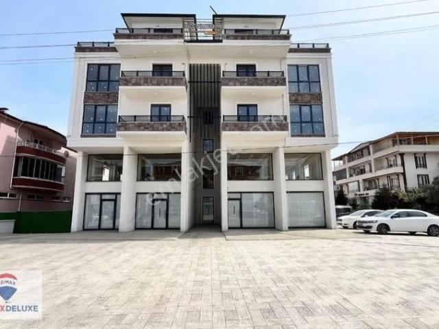 Fsm'de Cadde Üzerinde Satılık Lüx 3+1 Çatı Dubleks Eğimsiz Daire