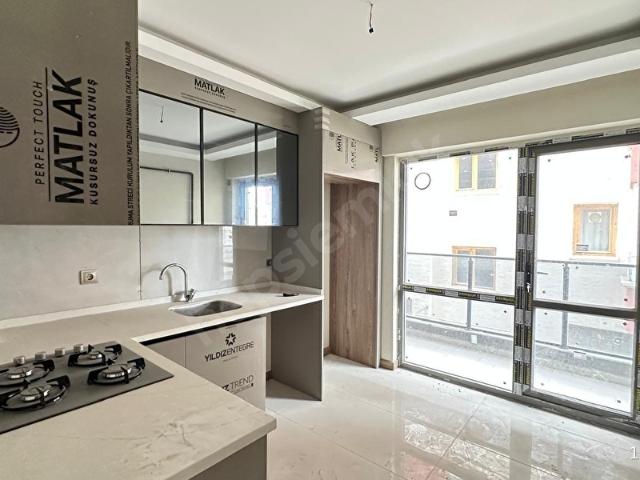 FSN DEN ÇORUM CADDE DE SIFIR ARAKATTA İSKANLI LUX YAPILI 2+1 SATILIK DAIRELER